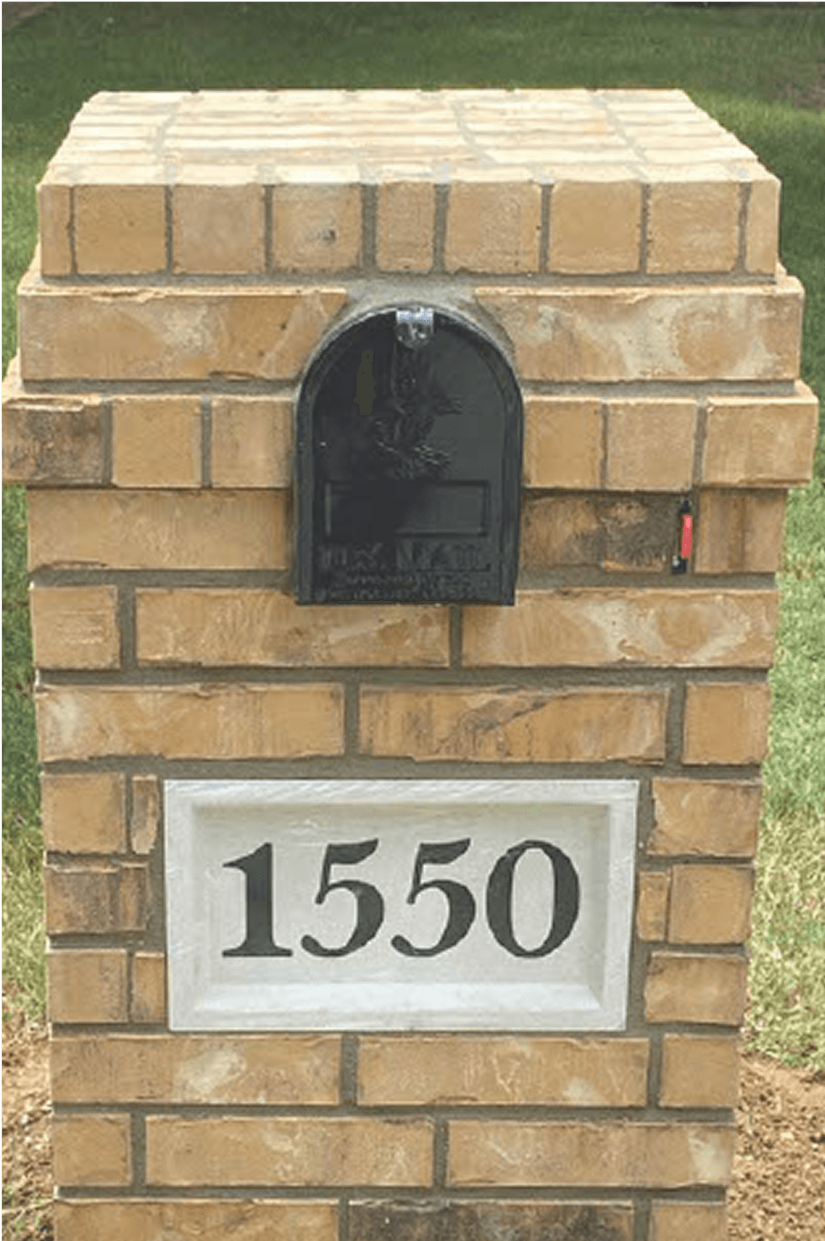 Arched Brick Mailbox Middle