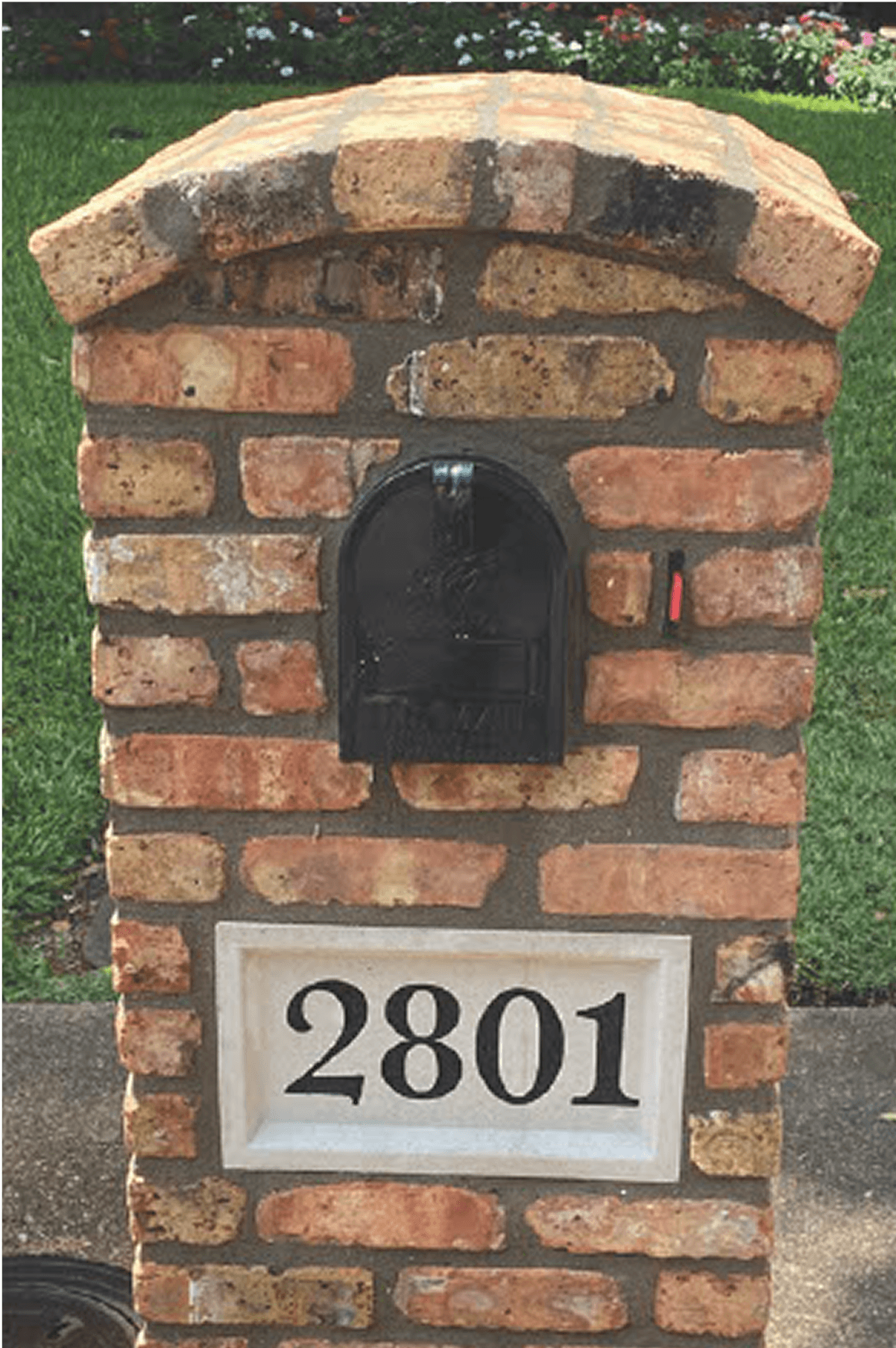 Arched Brick Mailbox Middle