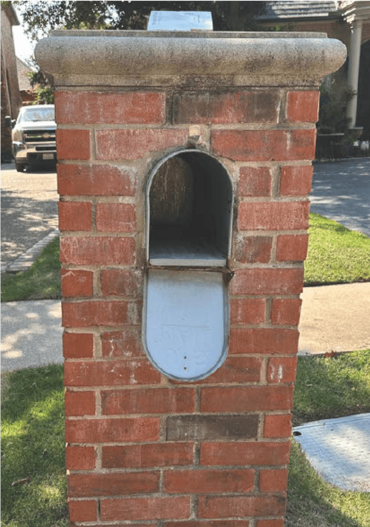 XL Locking Mail Boss Before